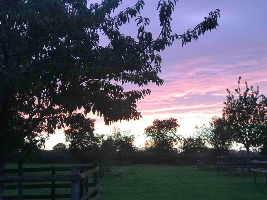 Beautiful Rural Apt, Walking Distance To Three Choirs Vineyard/Brassiere Gloucestershire Apartment Newent Екстериор снимка
